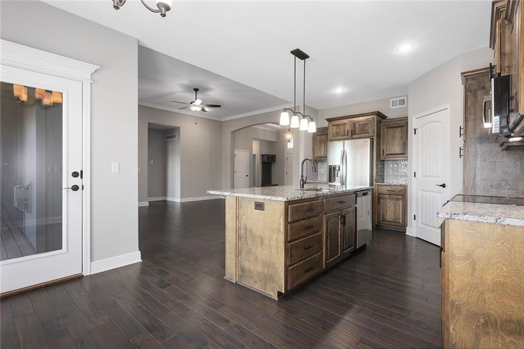 10823 N Corrington Avenue — photo 14