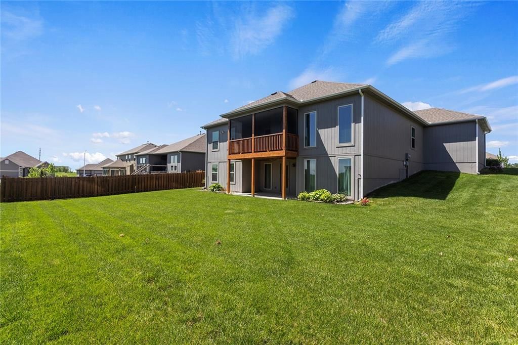 10823 N Corrington Avenue — photo 37