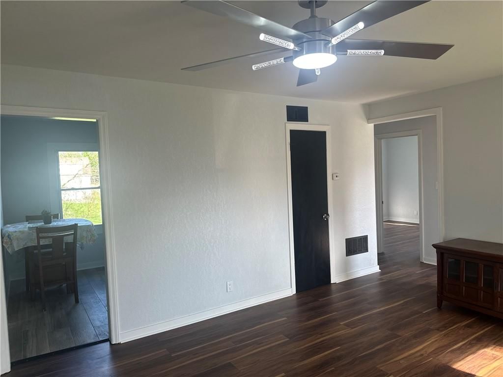 1311 S CRANE Street — photo 7