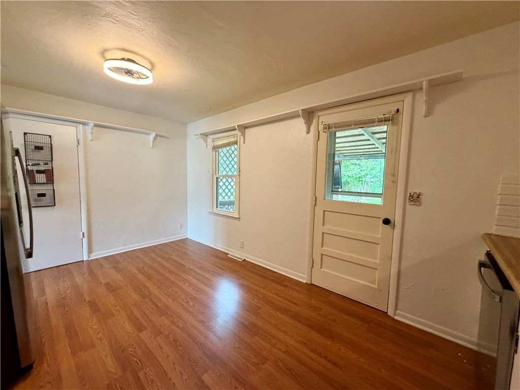 205 Hostetter Street — photo 9