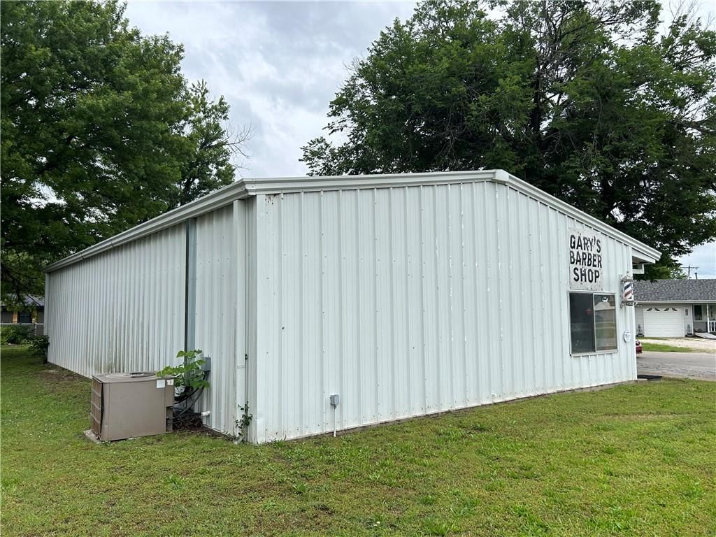 400 N Mcgee Street — photo 3