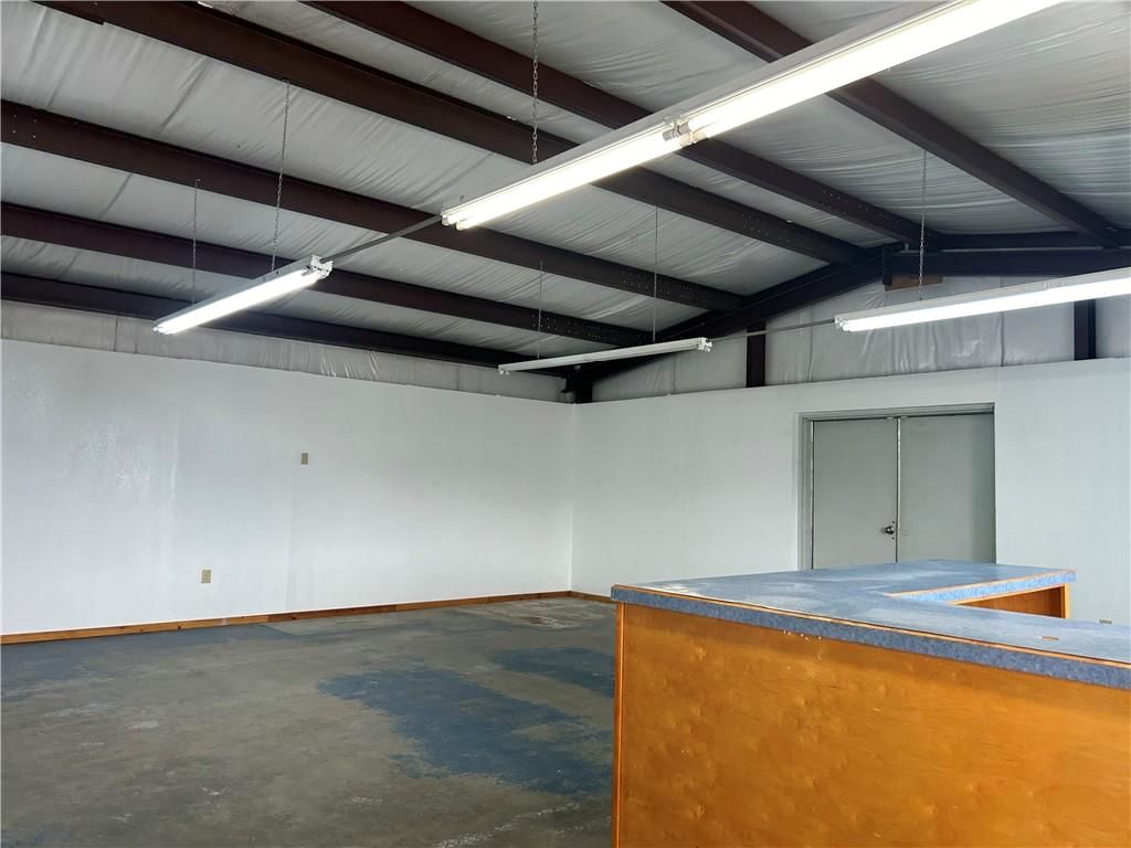 400 N Mcgee Street — photo 14