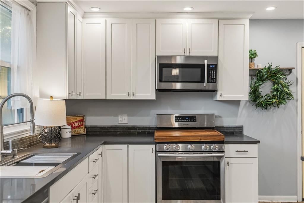 5519 W 101st Street — photo 15