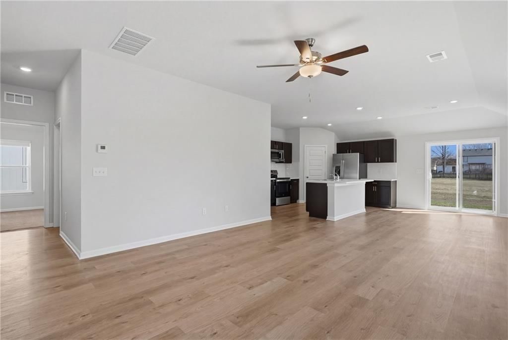 877 N Buckeye Street — photo 4