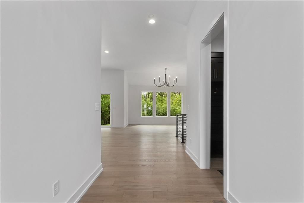 9737 N Lucerne Avenue — photo 3