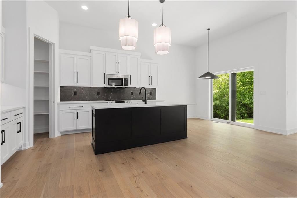 9737 N Lucerne Avenue — photo 18