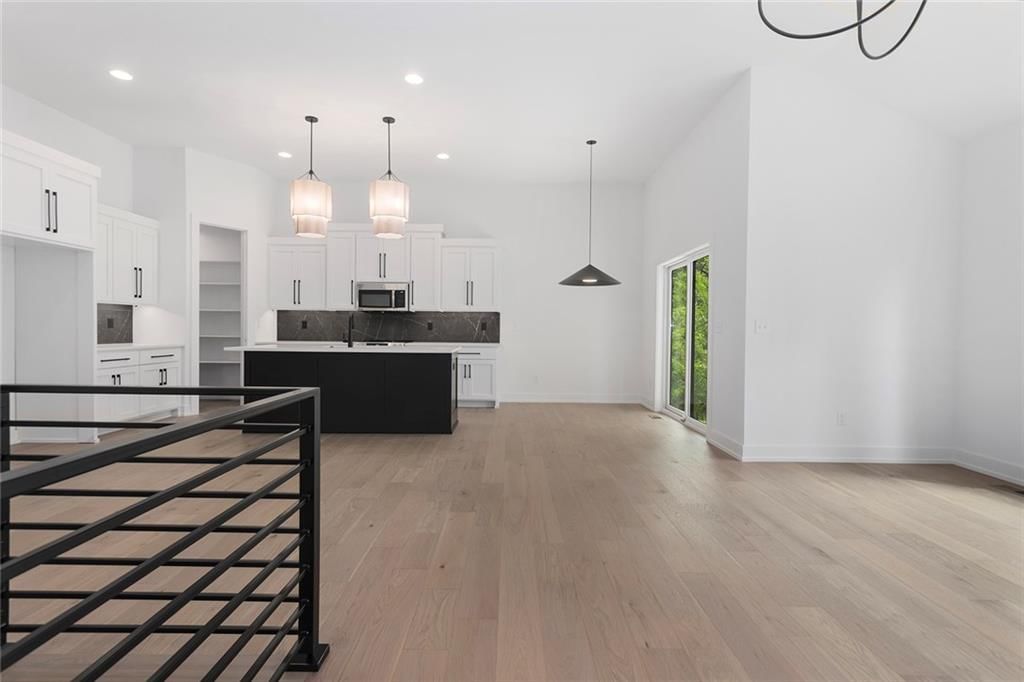 9737 N Lucerne Avenue — photo 19