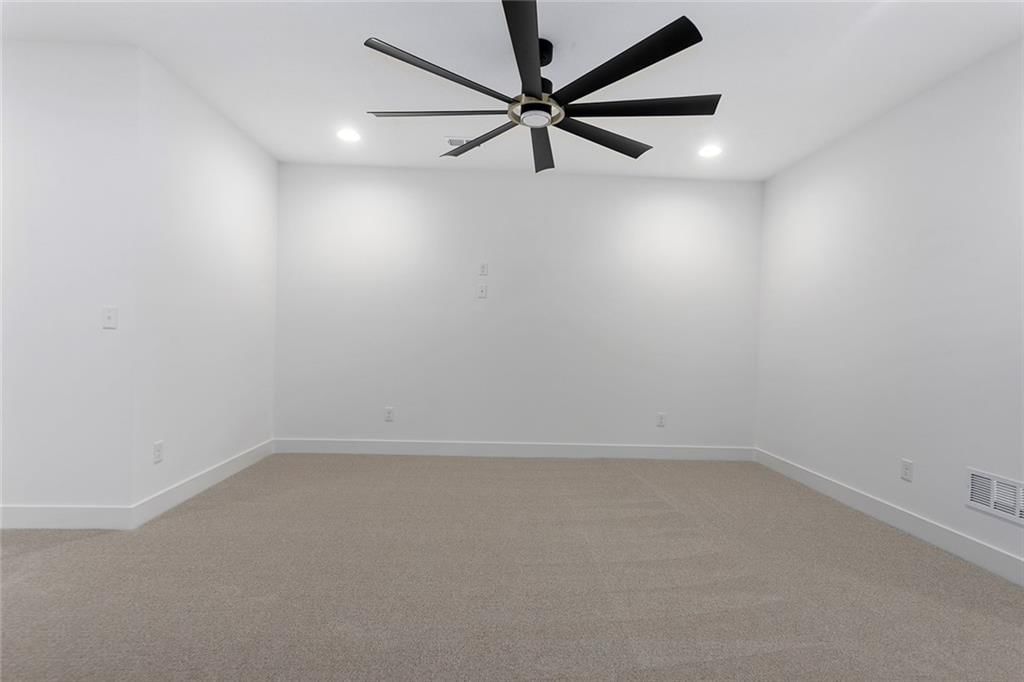 9737 N Lucerne Avenue — photo 30