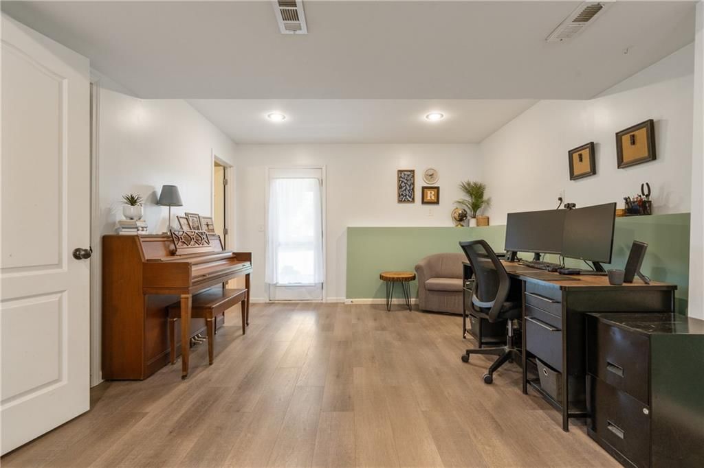 11424 N Ditzler Avenue — photo 32