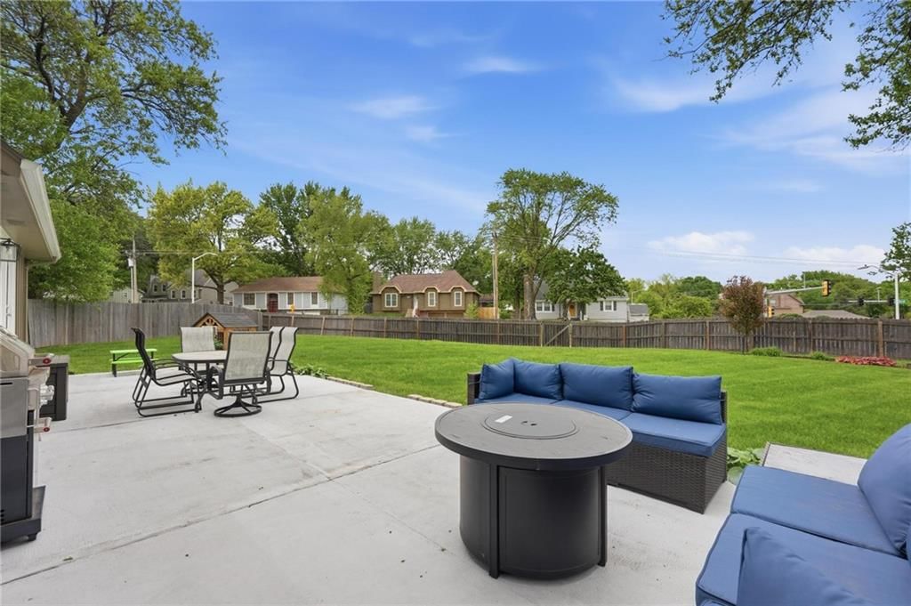 15107 W 83rd Terrace — photo 41