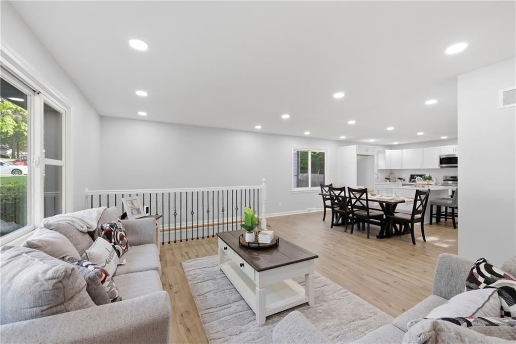 6518 Sterling Avenue — photo 3