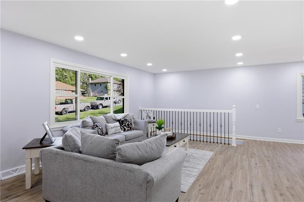 6518 Sterling Avenue — photo 4