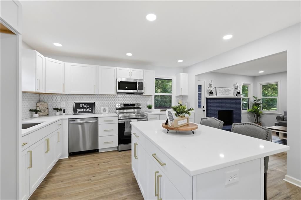 6518 Sterling Avenue — photo 9