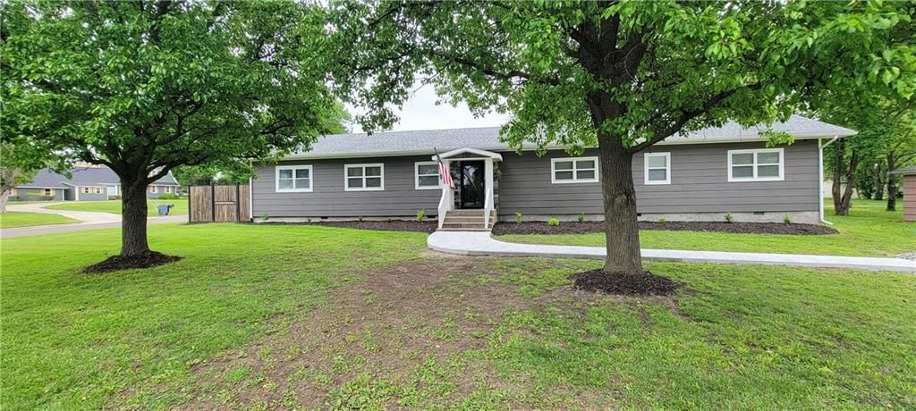 733 N Elm Street — photo 5