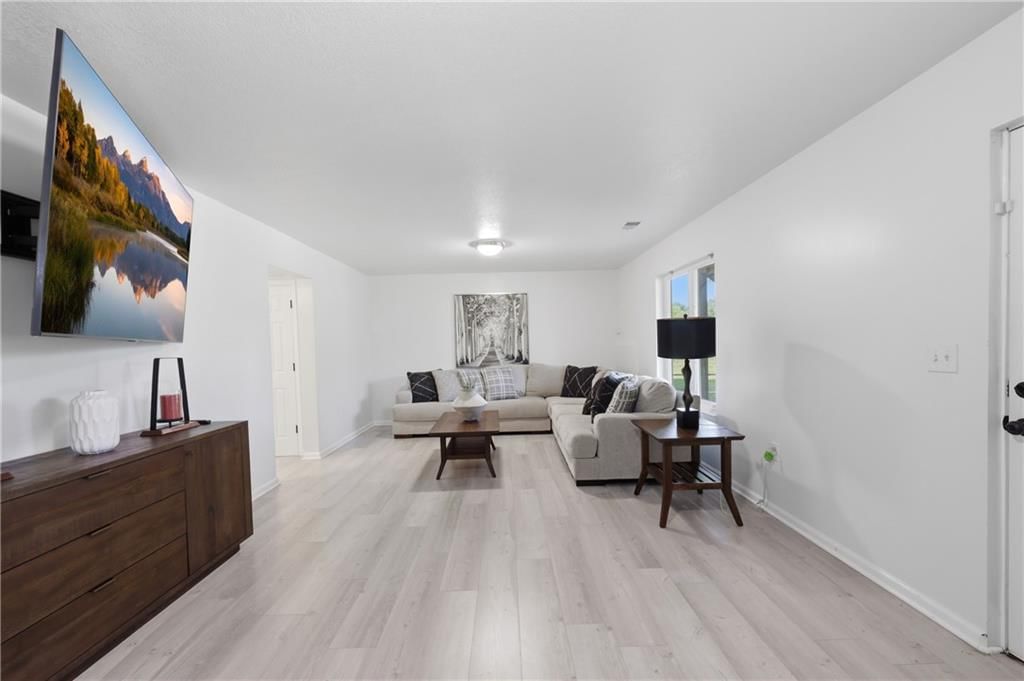18411 Linwood Road — photo 39