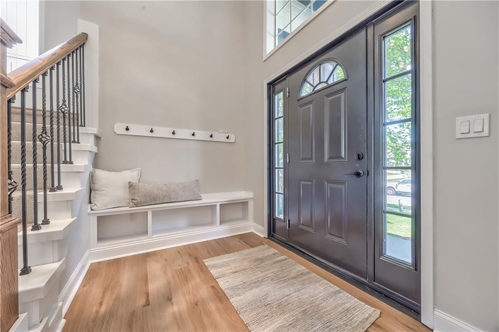 1172 WHITE OAK Lane — photo 6