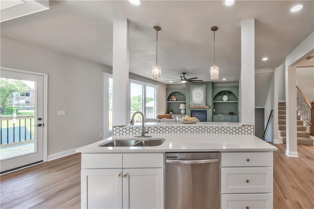 1172 WHITE OAK Lane — photo 24