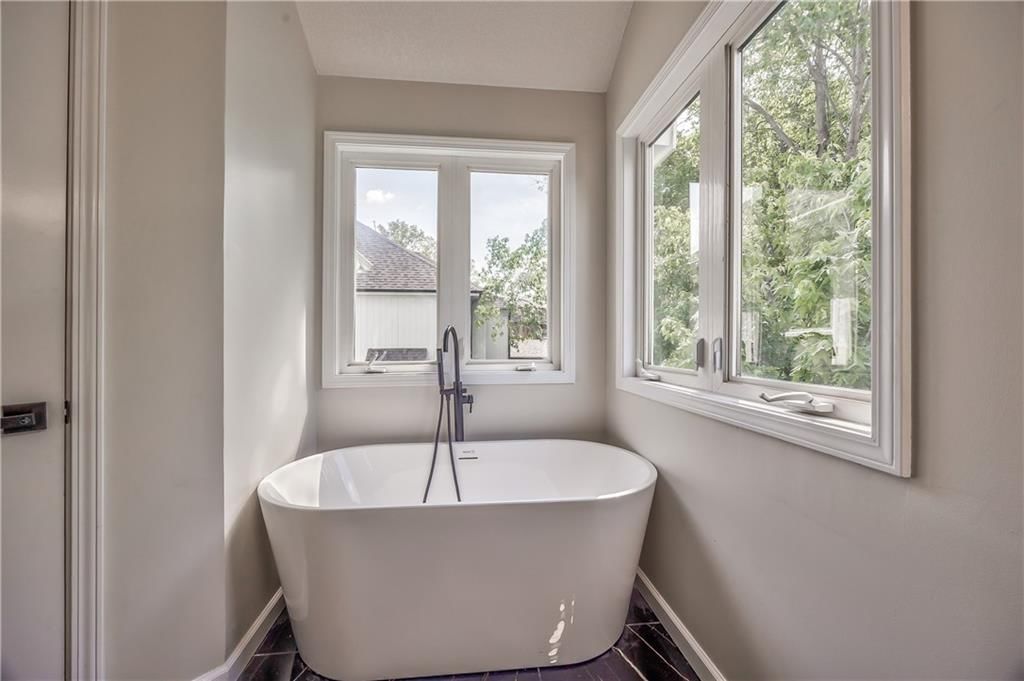1172 WHITE OAK Lane — photo 30