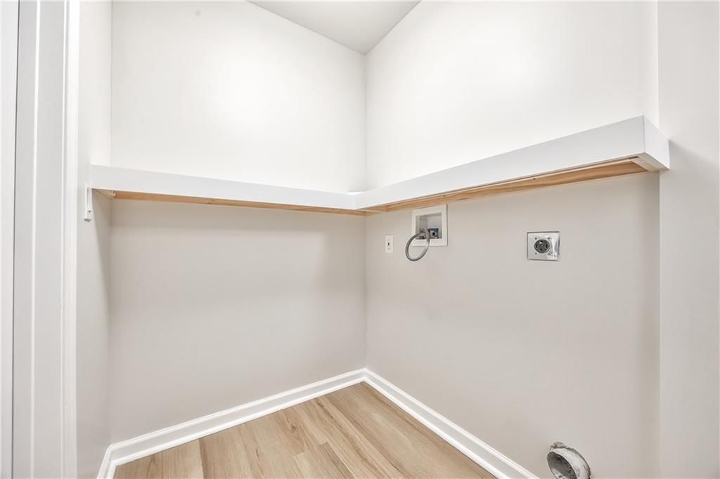 1172 WHITE OAK Lane — photo 32