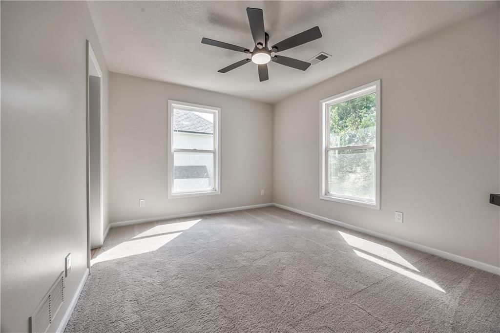 1172 WHITE OAK Lane — photo 35