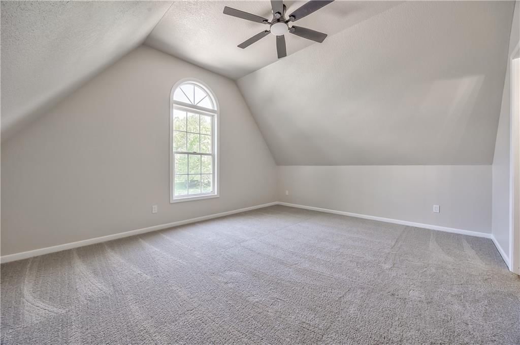 1172 WHITE OAK Lane — photo 39