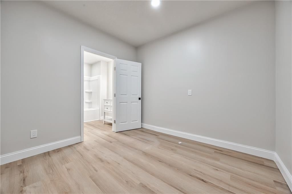 1172 WHITE OAK Lane — photo 42