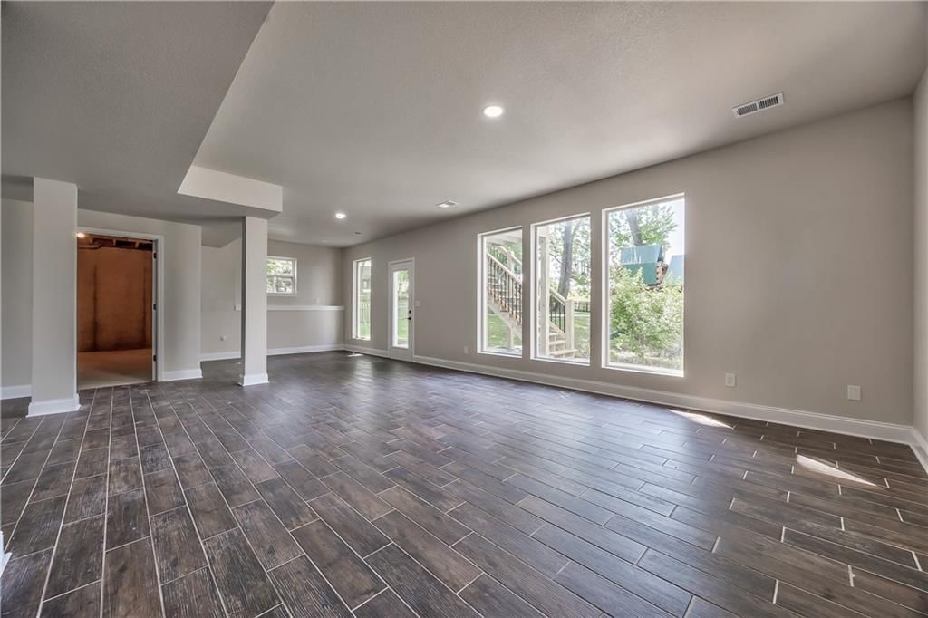 1172 WHITE OAK Lane — photo 48