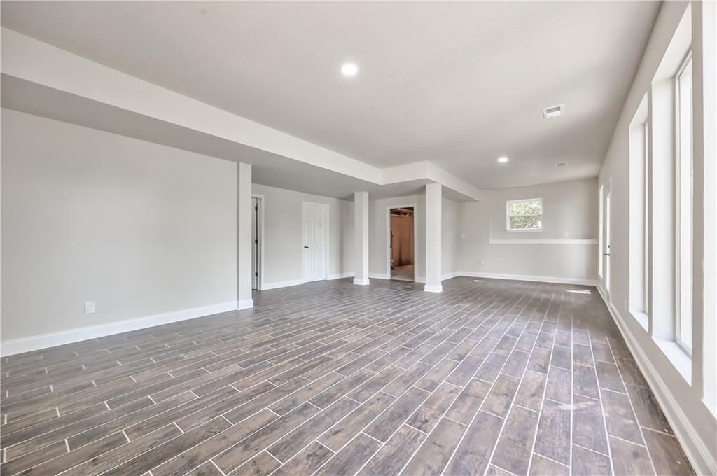 1172 WHITE OAK Lane — photo 49