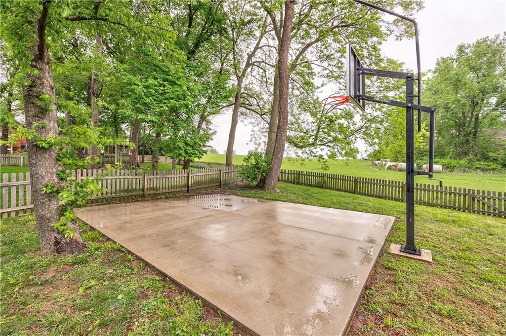 1172 WHITE OAK Lane — photo 54