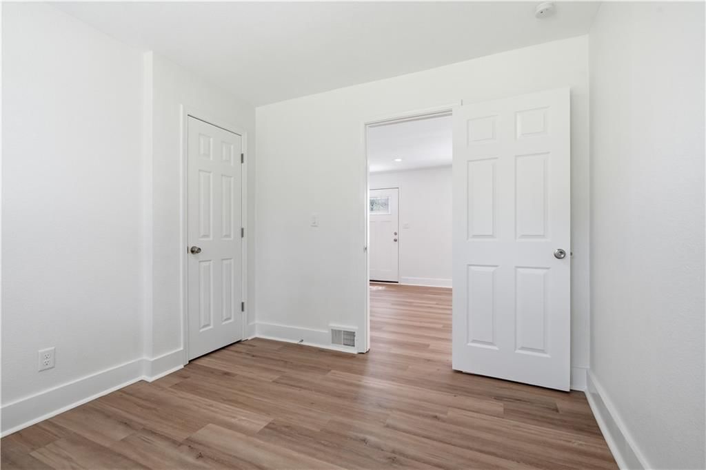 2706 W 79th Street — photo 9