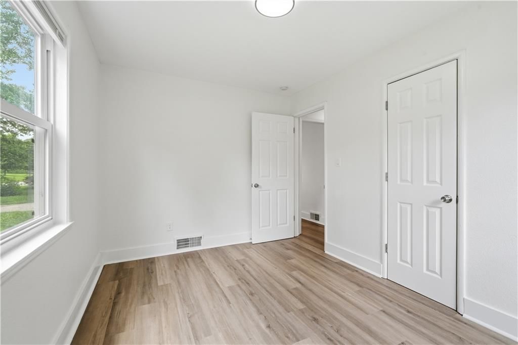 2706 W 79th Street — photo 12