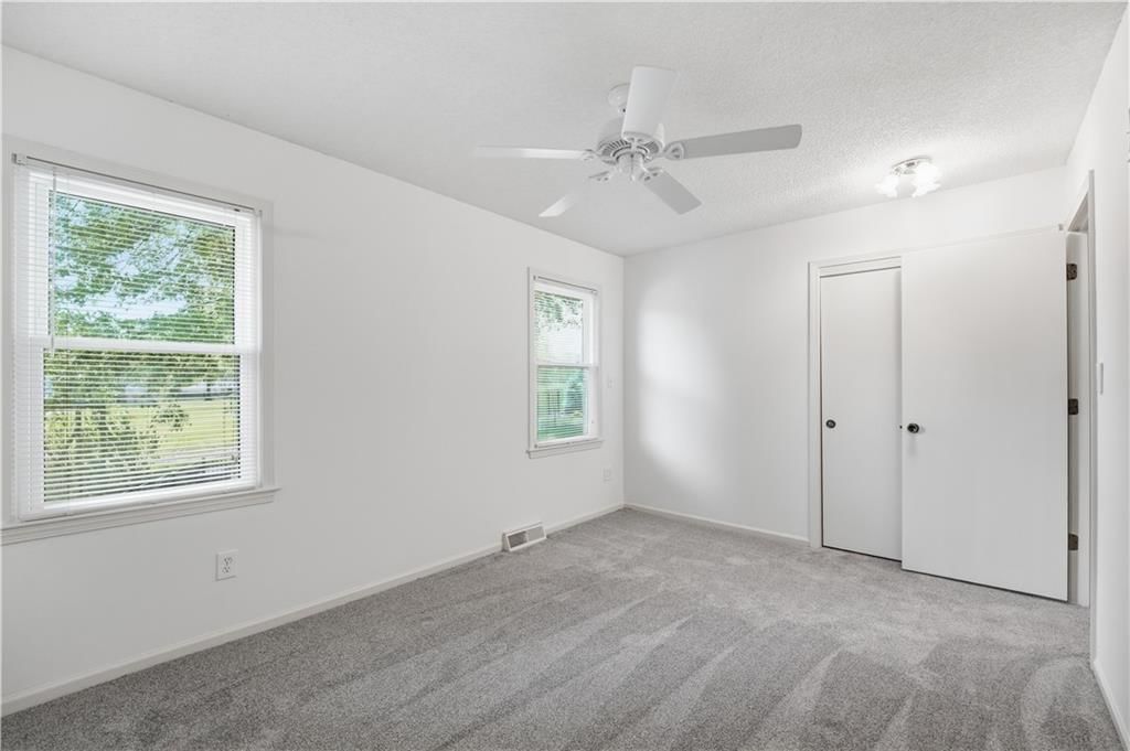 600 NE Golfview Drive — photo 25