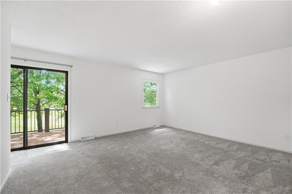 600 NE Golfview Drive — photo 30