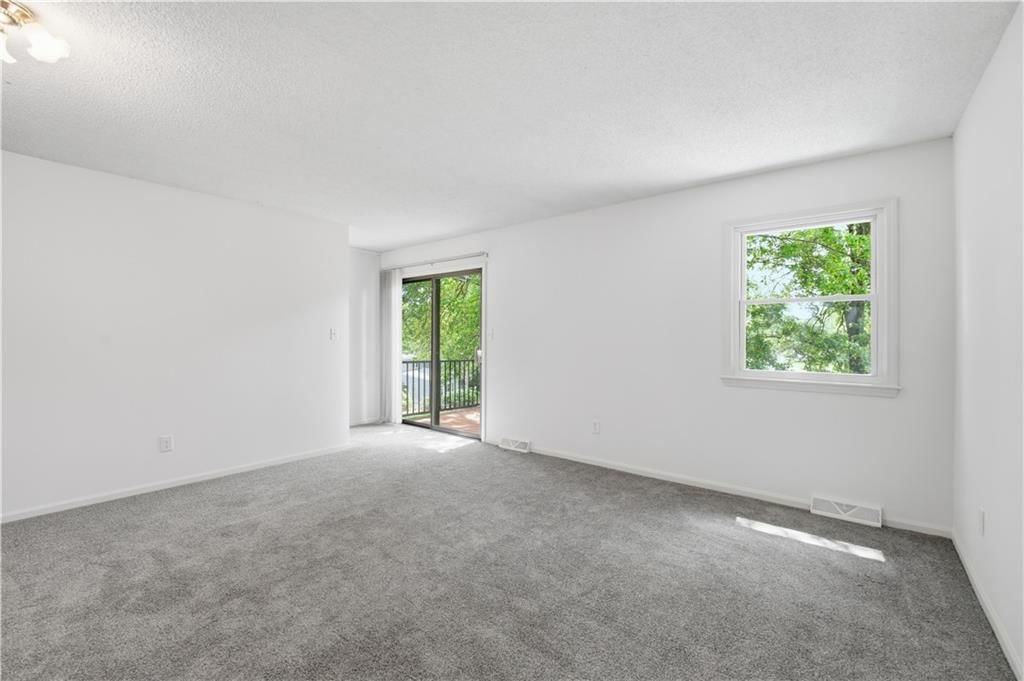600 NE Golfview Drive — photo 31