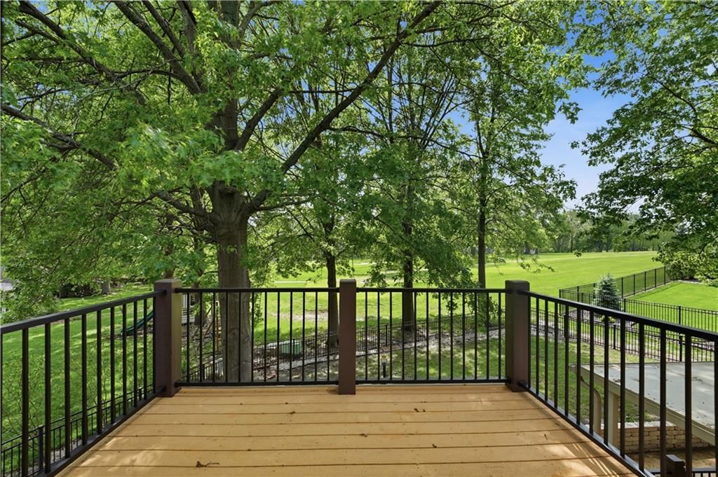 600 NE Golfview Drive — photo 33