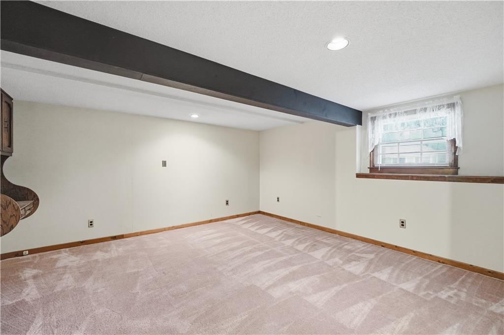 600 NE Golfview Drive — photo 38