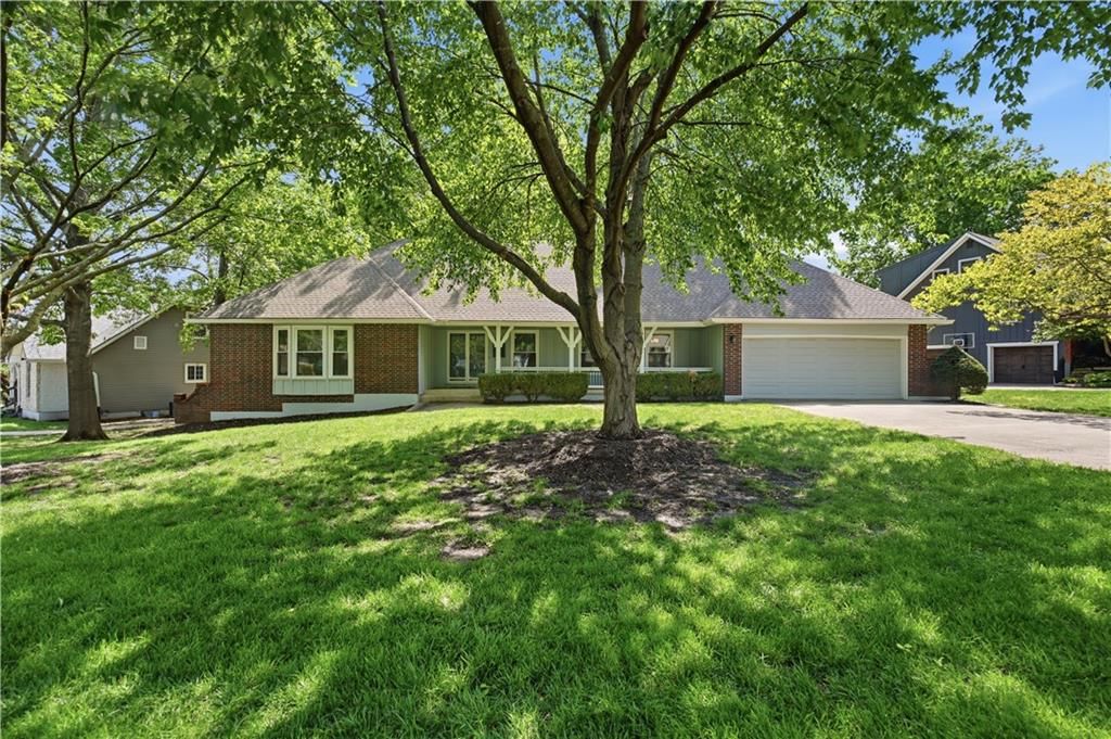 600 NE Golfview Drive — photo 48