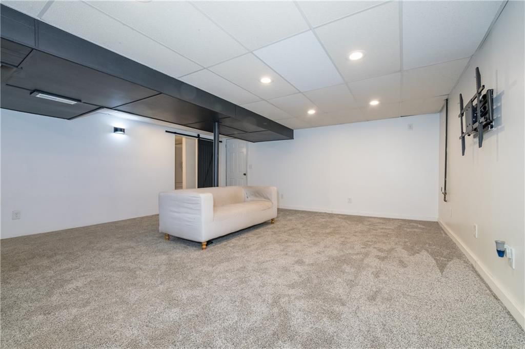 6807 NW Birch Lane — photo 38