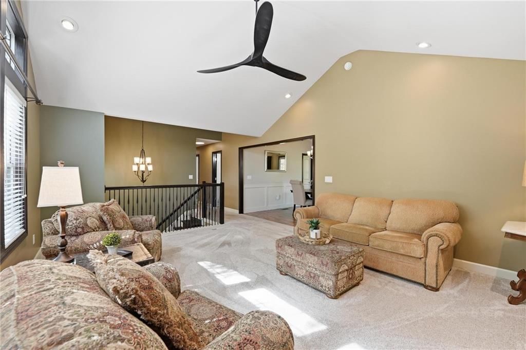 516 NE Topaz Drive — photo 9