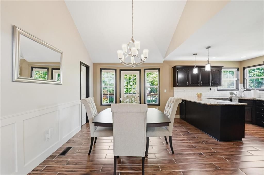 516 NE Topaz Drive — photo 11
