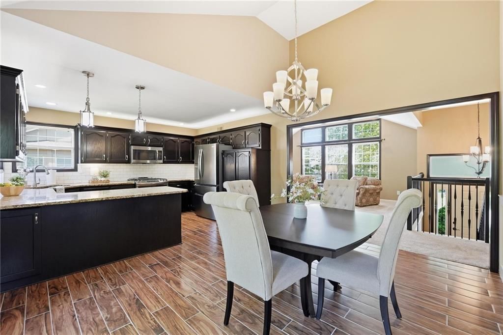 516 NE Topaz Drive — photo 17