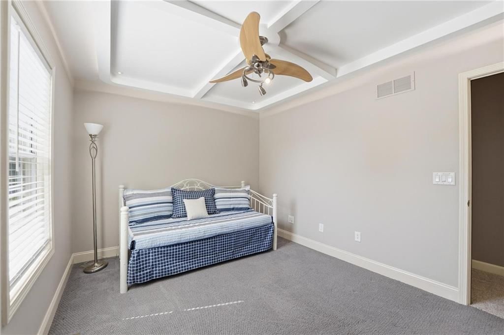 516 NE Topaz Drive — photo 32