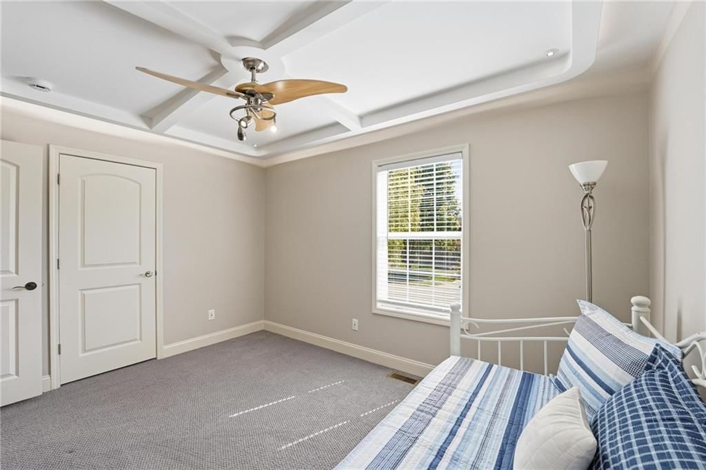 516 NE Topaz Drive — photo 33
