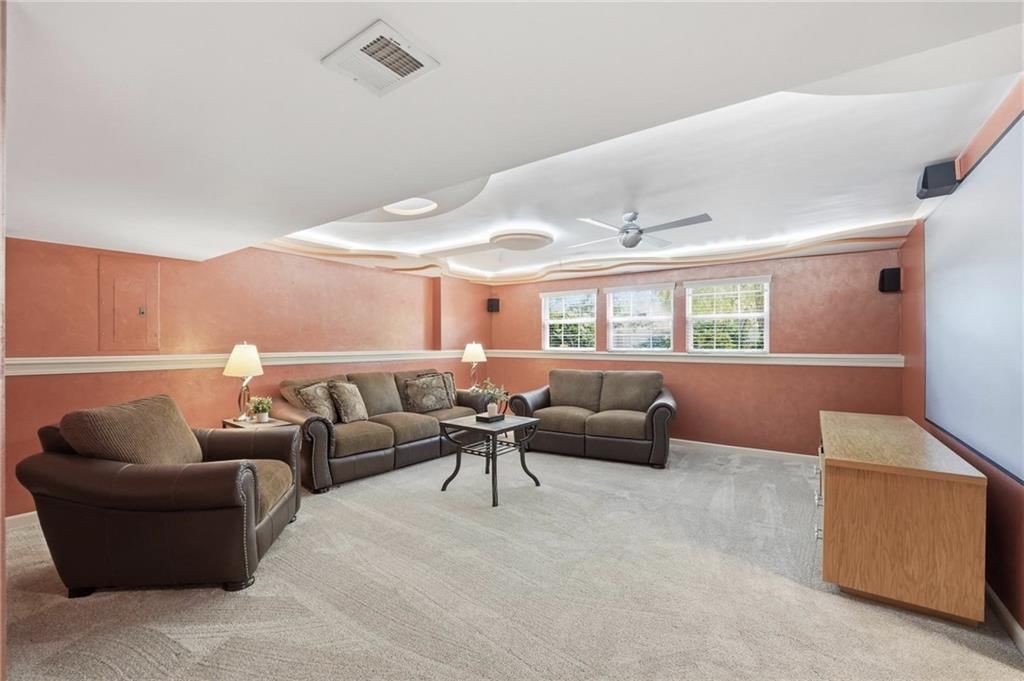 516 NE Topaz Drive — photo 37