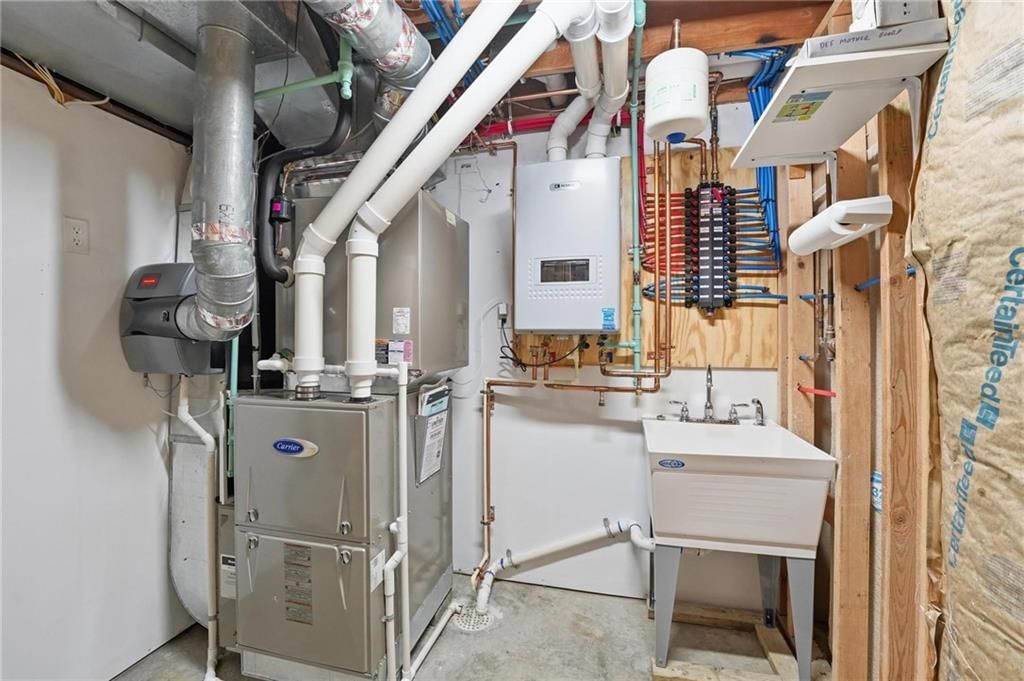 516 NE Topaz Drive — photo 41