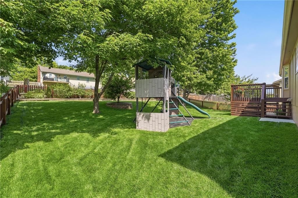 516 NE Topaz Drive — photo 46