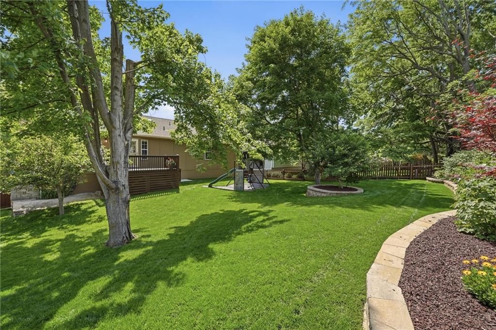 516 NE Topaz Drive — photo 47