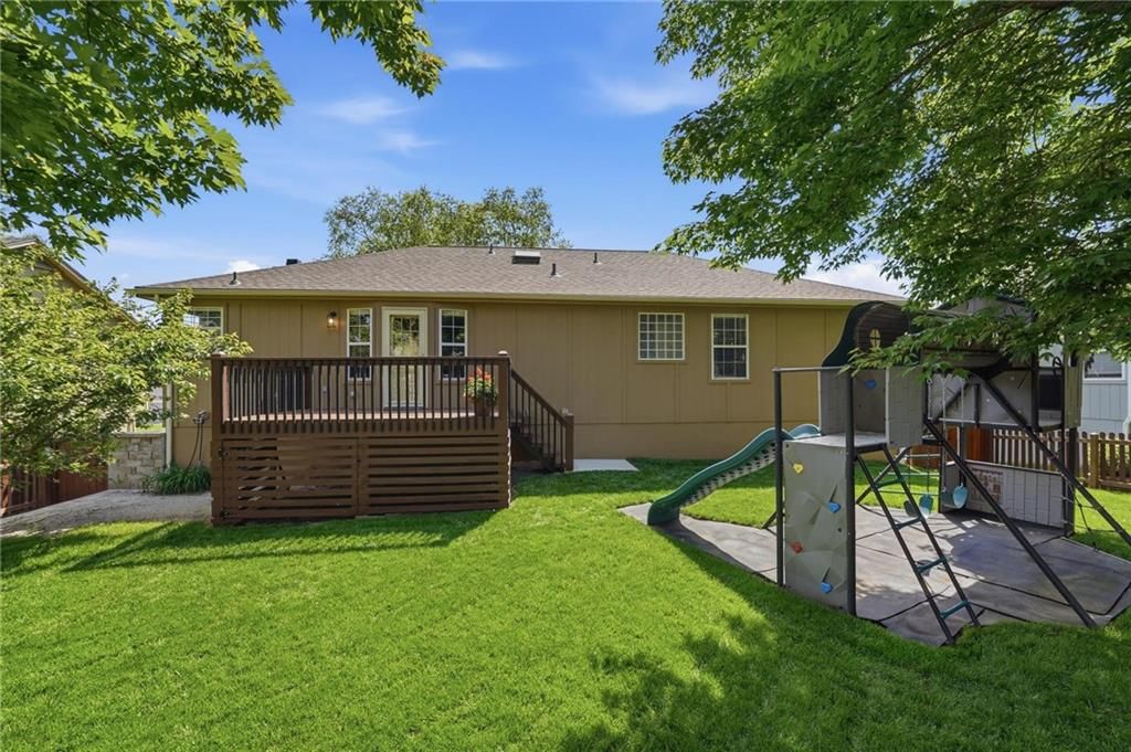 516 NE Topaz Drive — photo 48
