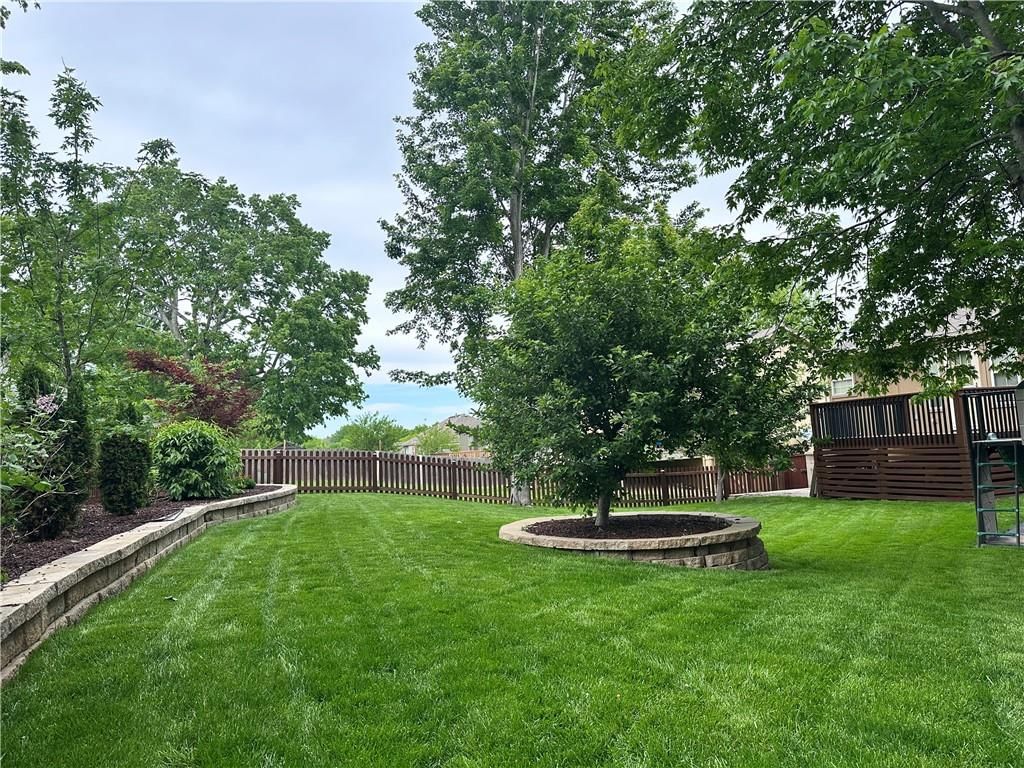516 NE Topaz Drive — photo 49