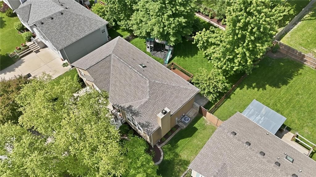 516 NE Topaz Drive — photo 52